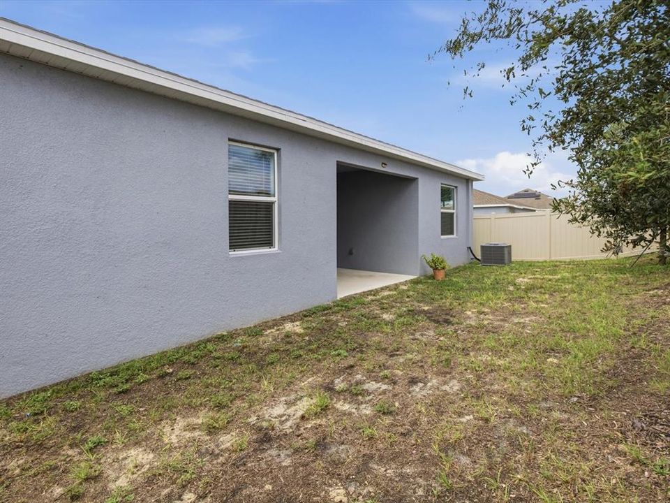 For Rent: $2,350 (4 beds, 2 baths, 2135 Square Feet)