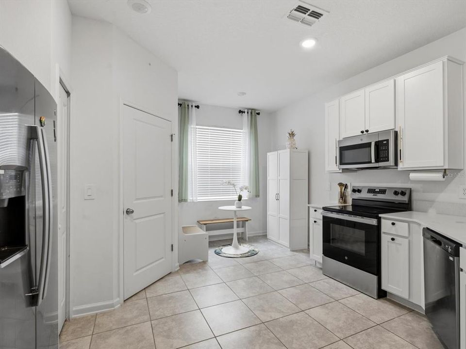 For Rent: $2,350 (4 beds, 2 baths, 2135 Square Feet)