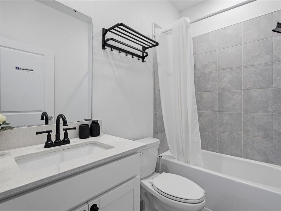 For Rent: $2,350 (4 beds, 2 baths, 2135 Square Feet)