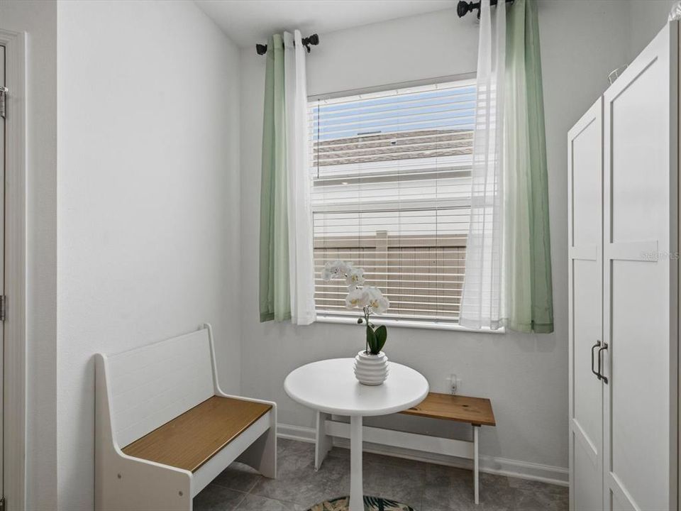 For Rent: $2,350 (4 beds, 2 baths, 2135 Square Feet)