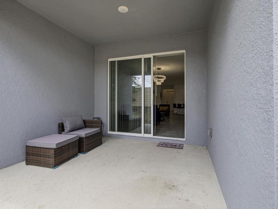 For Rent: $2,350 (4 beds, 2 baths, 2135 Square Feet)