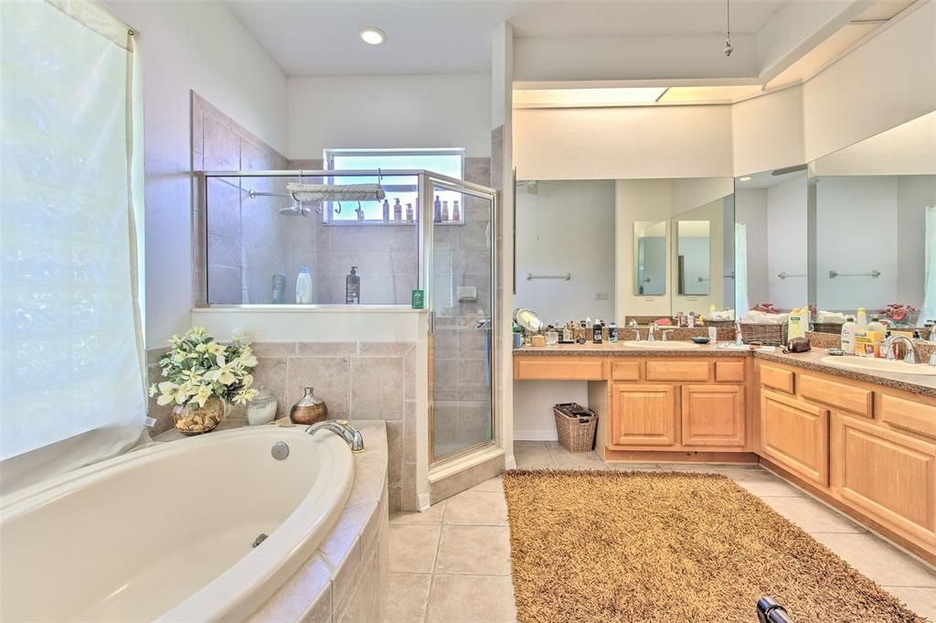 For Sale: $670,000 (5 beds, 3 baths, 2801 Square Feet)