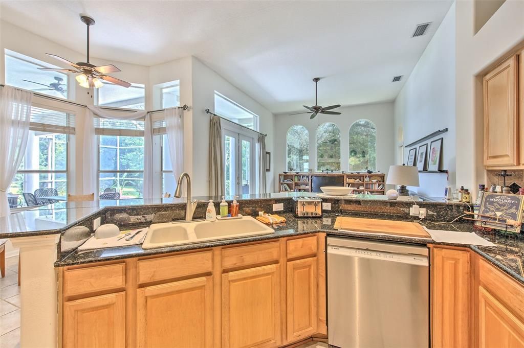 For Sale: $670,000 (5 beds, 3 baths, 2801 Square Feet)