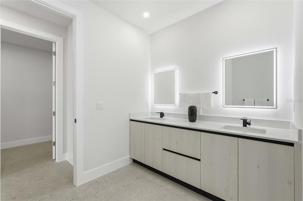 For Sale: $475,000 (3 beds, 2 baths, 2365 Square Feet)