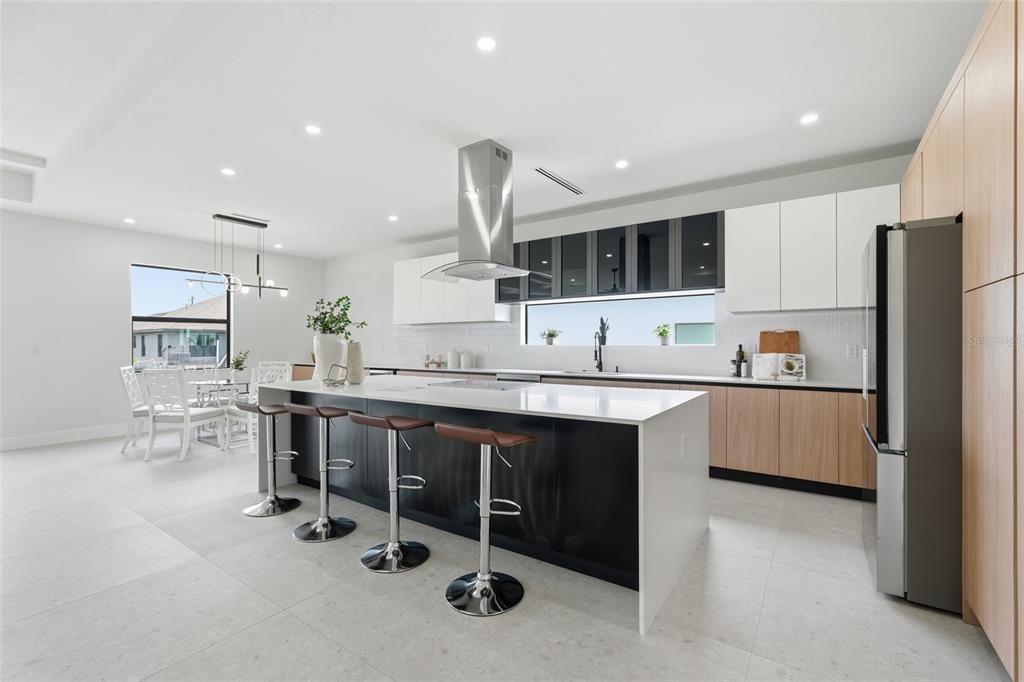 For Sale: $475,000 (3 beds, 2 baths, 2365 Square Feet)