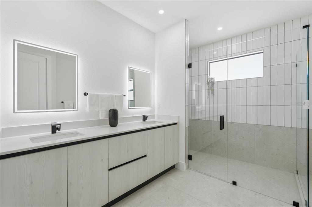 For Sale: $475,000 (3 beds, 2 baths, 2365 Square Feet)