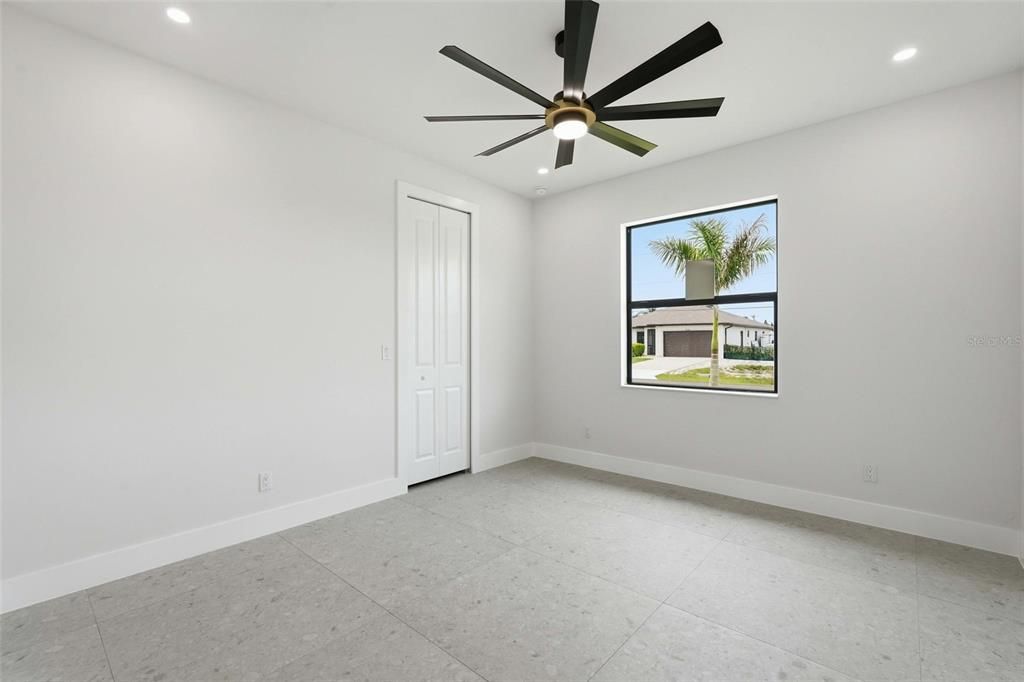 For Sale: $475,000 (3 beds, 2 baths, 2365 Square Feet)