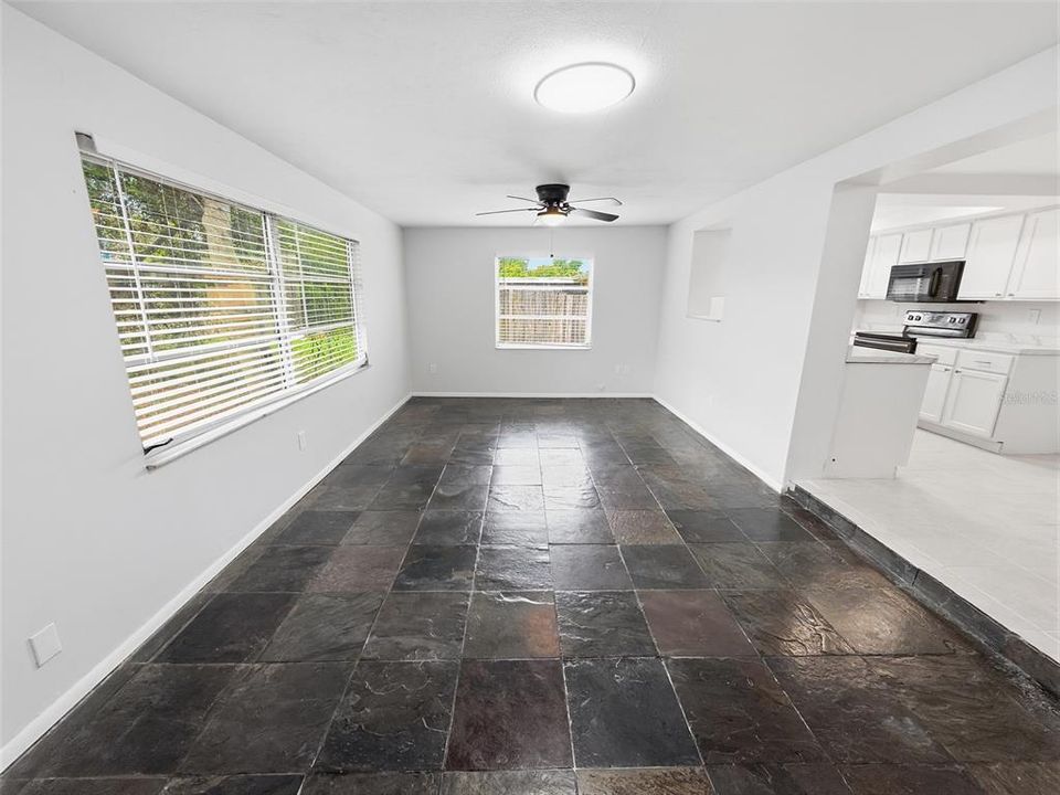 En Venta: $215,000 (2 camas, 1 baños, 1247 Pies cuadrados)