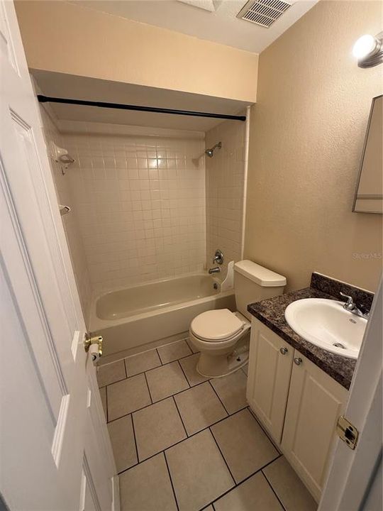 For Rent: $1,600 (2 beds, 2 baths, 905 Square Feet)