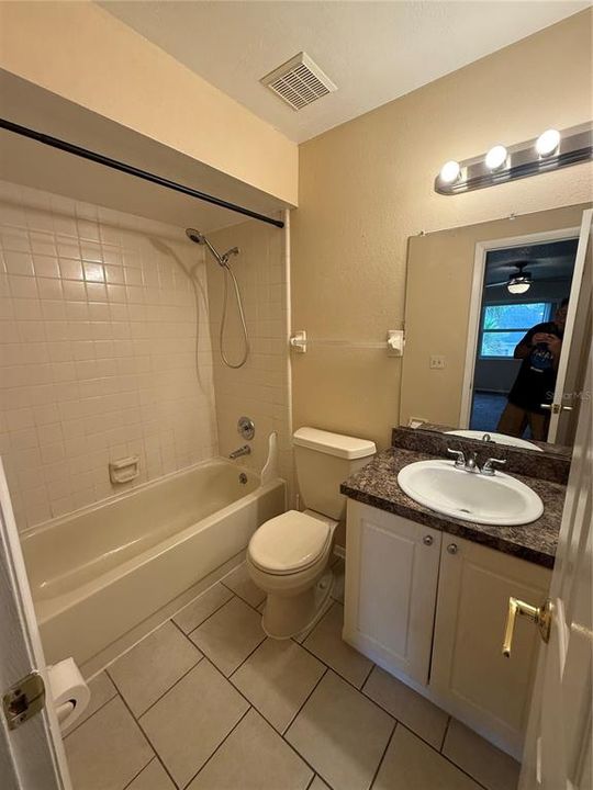 For Rent: $1,600 (2 beds, 2 baths, 905 Square Feet)