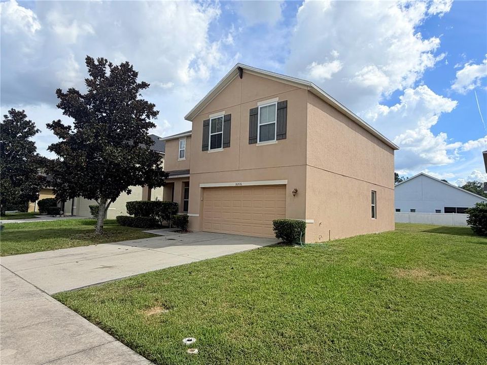 For Rent: $2,400 (4 beds, 2 baths, 2427 Square Feet)