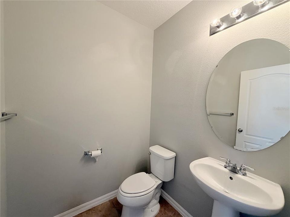 For Rent: $2,400 (4 beds, 2 baths, 2427 Square Feet)