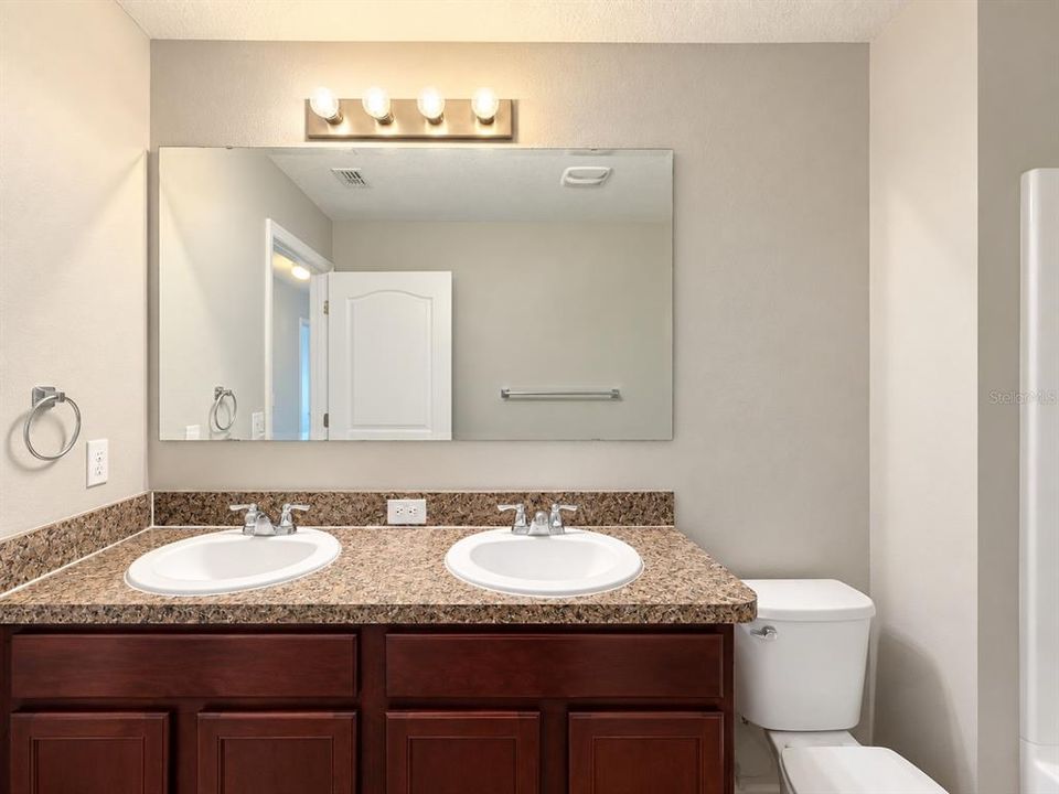 For Rent: $2,400 (4 beds, 2 baths, 2427 Square Feet)