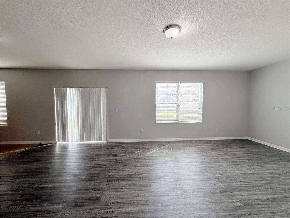 For Rent: $2,400 (4 beds, 2 baths, 2427 Square Feet)