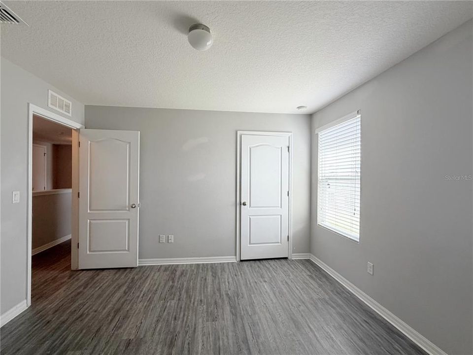 For Rent: $2,400 (4 beds, 2 baths, 2427 Square Feet)