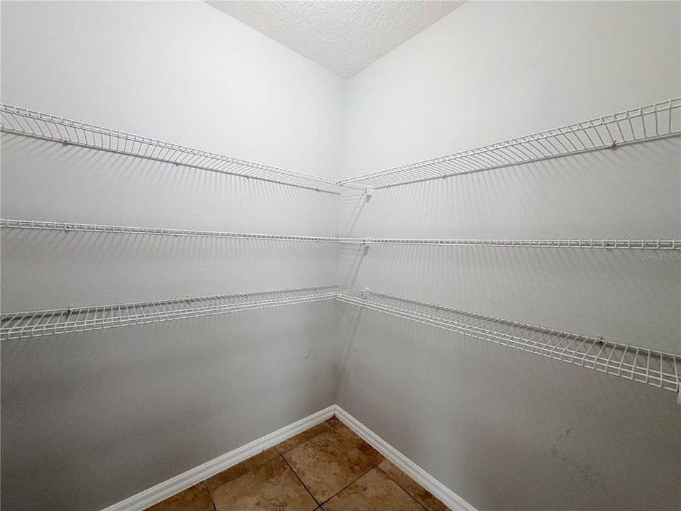 For Rent: $2,400 (4 beds, 2 baths, 2427 Square Feet)