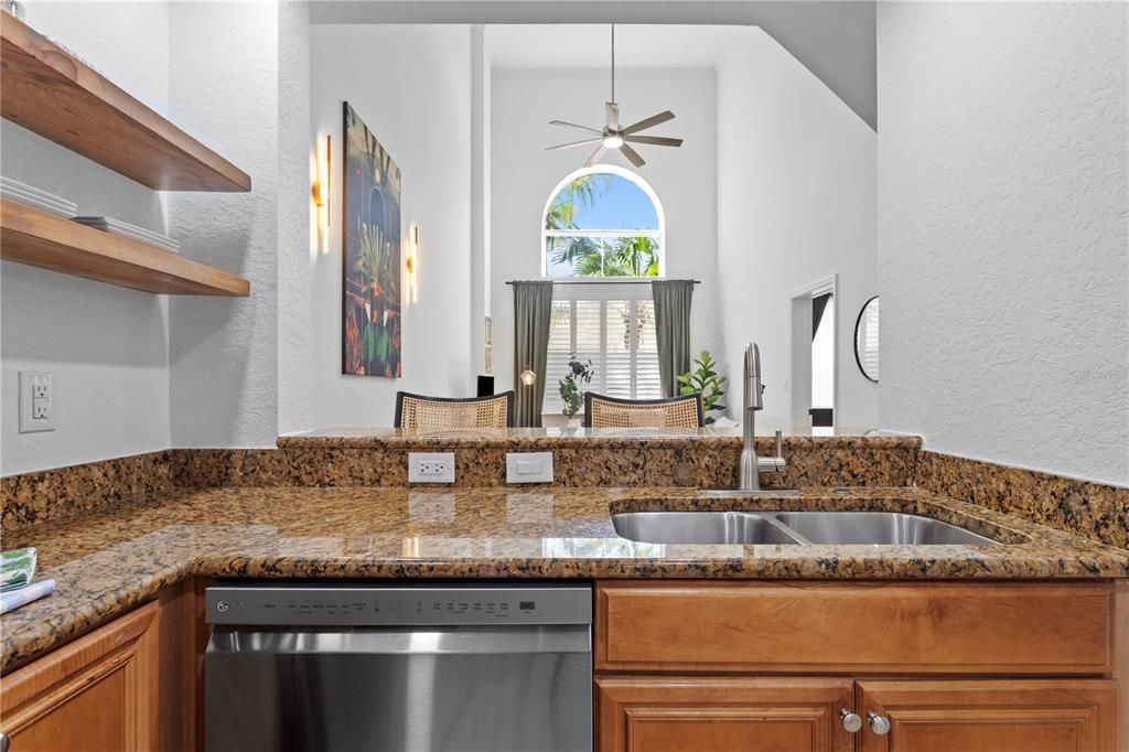 For Rent: $2,600 (1 beds, 1 baths, 967 Square Feet)