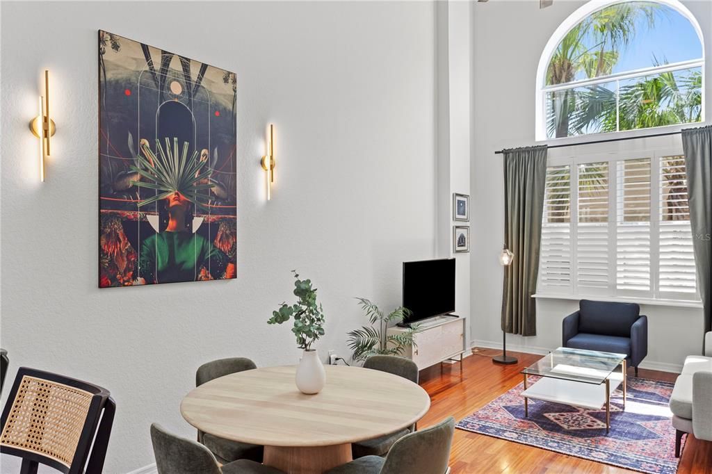 For Rent: $2,600 (1 beds, 1 baths, 967 Square Feet)