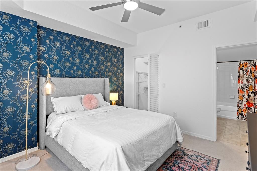 For Rent: $2,600 (1 beds, 1 baths, 967 Square Feet)