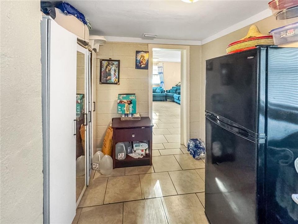 For Sale: $169,900 (2 beds, 1 baths, 684 Square Feet)