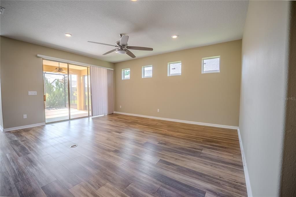 En Venta: $388,888 (2 camas, 2 baños, 1906 Pies cuadrados)