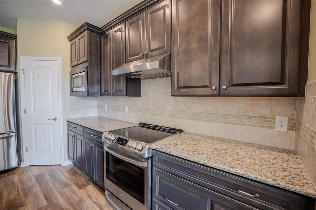 En Venta: $388,888 (2 camas, 2 baños, 1906 Pies cuadrados)