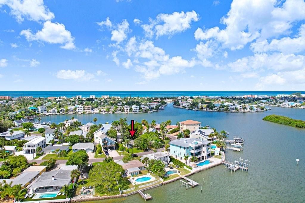 На продажу: $515,000 (0.12 acres)