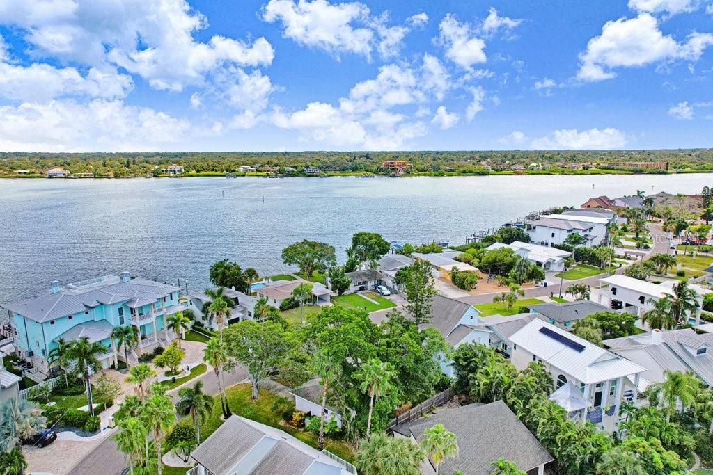 На продажу: $515,000 (0.12 acres)
