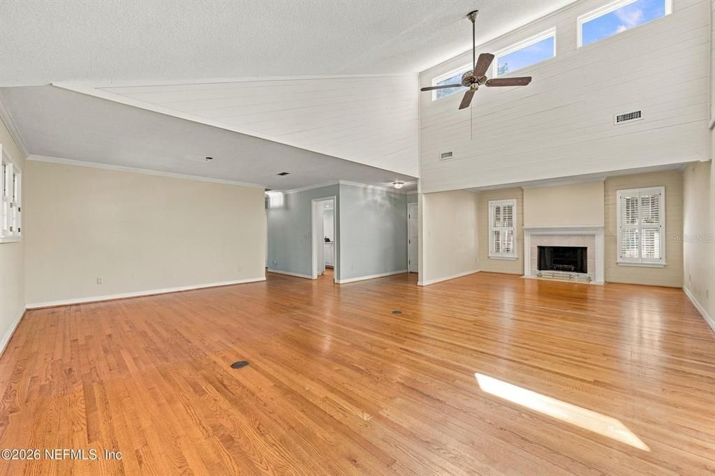 For Sale: $699,000 (4 beds, 3 baths, 2423 Square Feet)