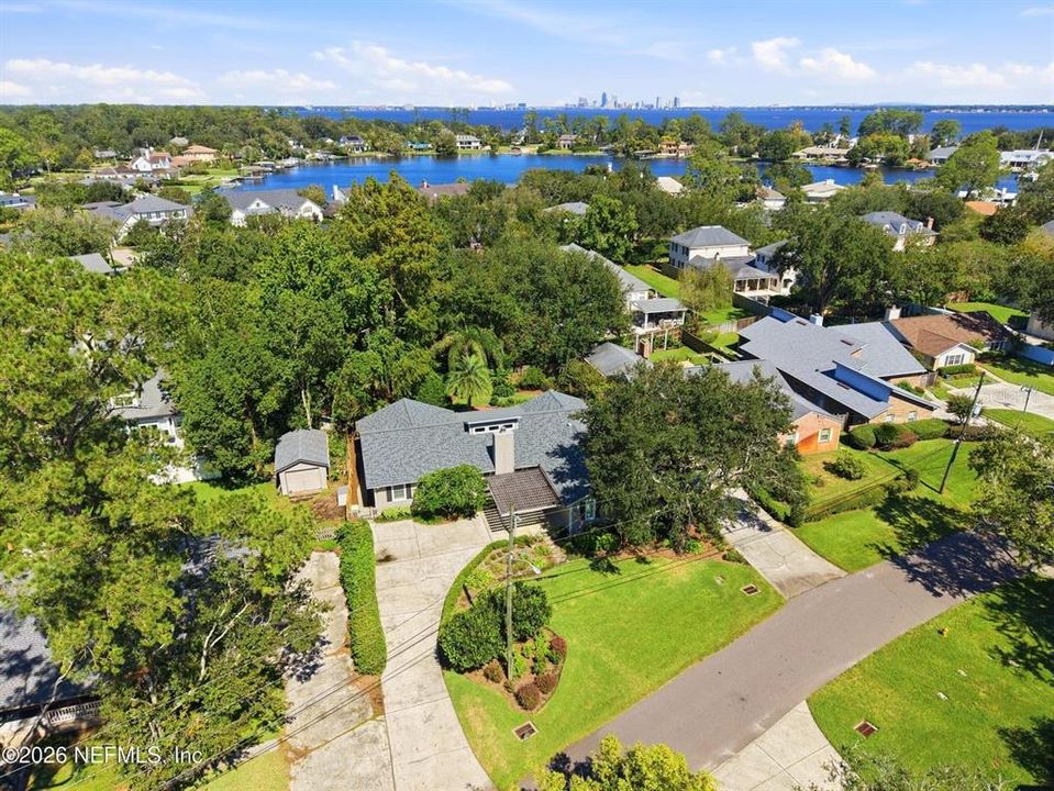 For Sale: $699,000 (4 beds, 3 baths, 2423 Square Feet)