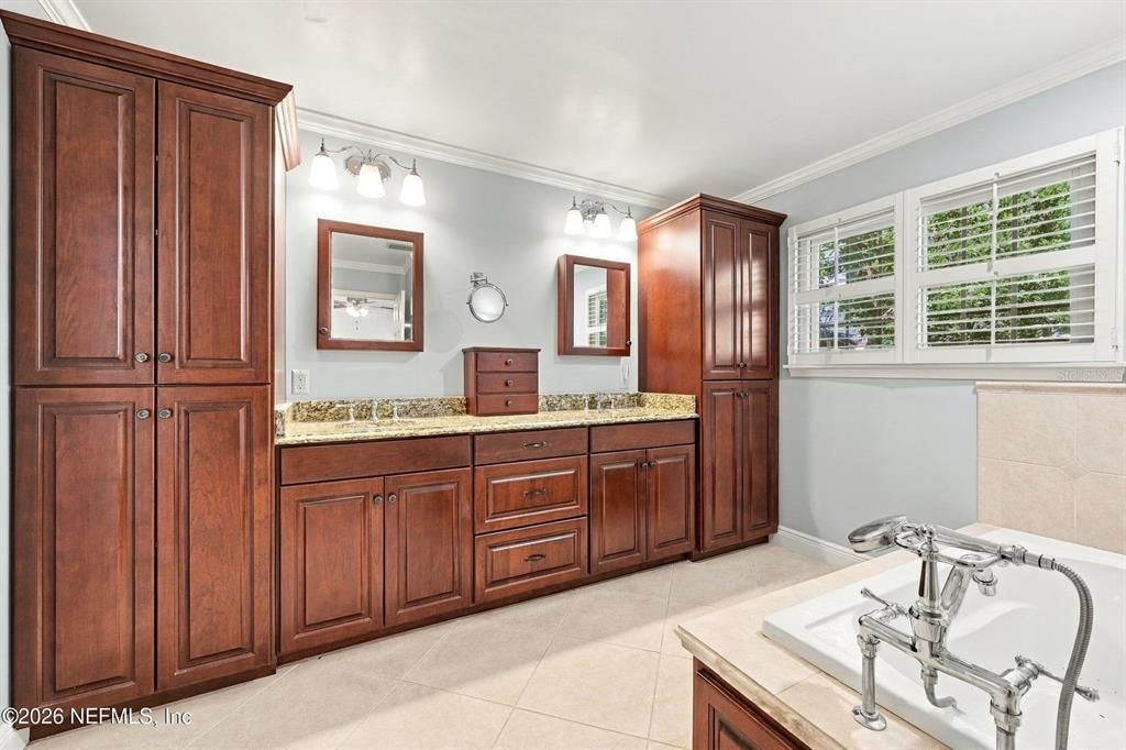 For Sale: $699,000 (4 beds, 3 baths, 2423 Square Feet)