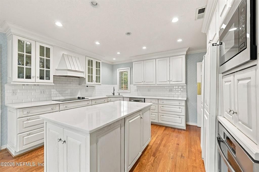 For Sale: $699,000 (4 beds, 3 baths, 2423 Square Feet)