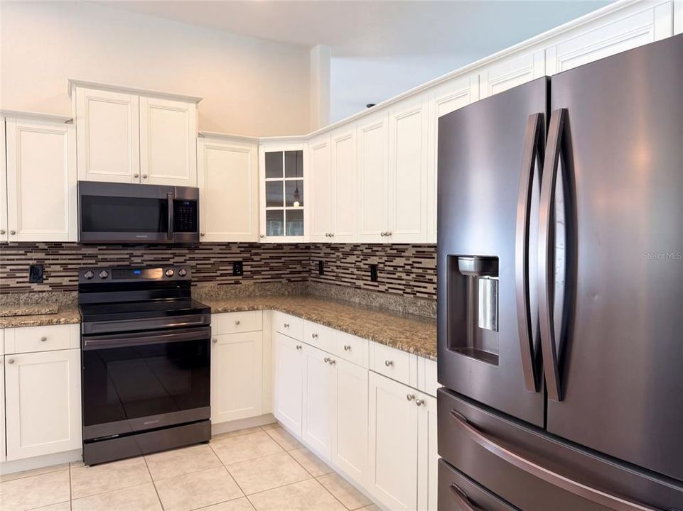 For Sale: $370,000 (3 beds, 2 baths, 2090 Square Feet)