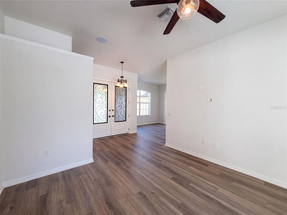 For Sale: $370,000 (3 beds, 2 baths, 2090 Square Feet)