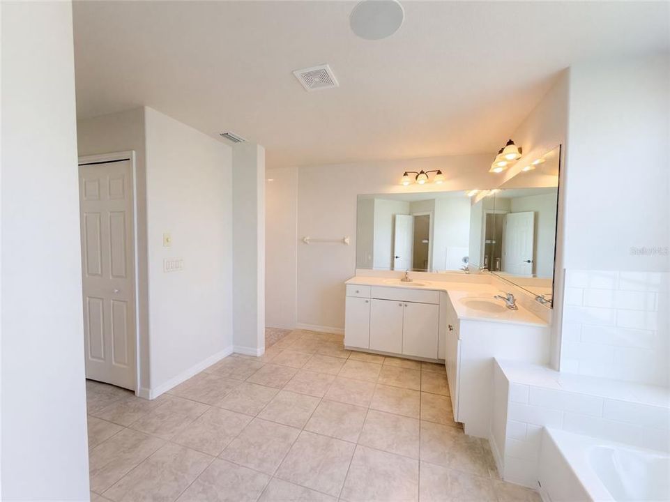 For Sale: $370,000 (3 beds, 2 baths, 2090 Square Feet)