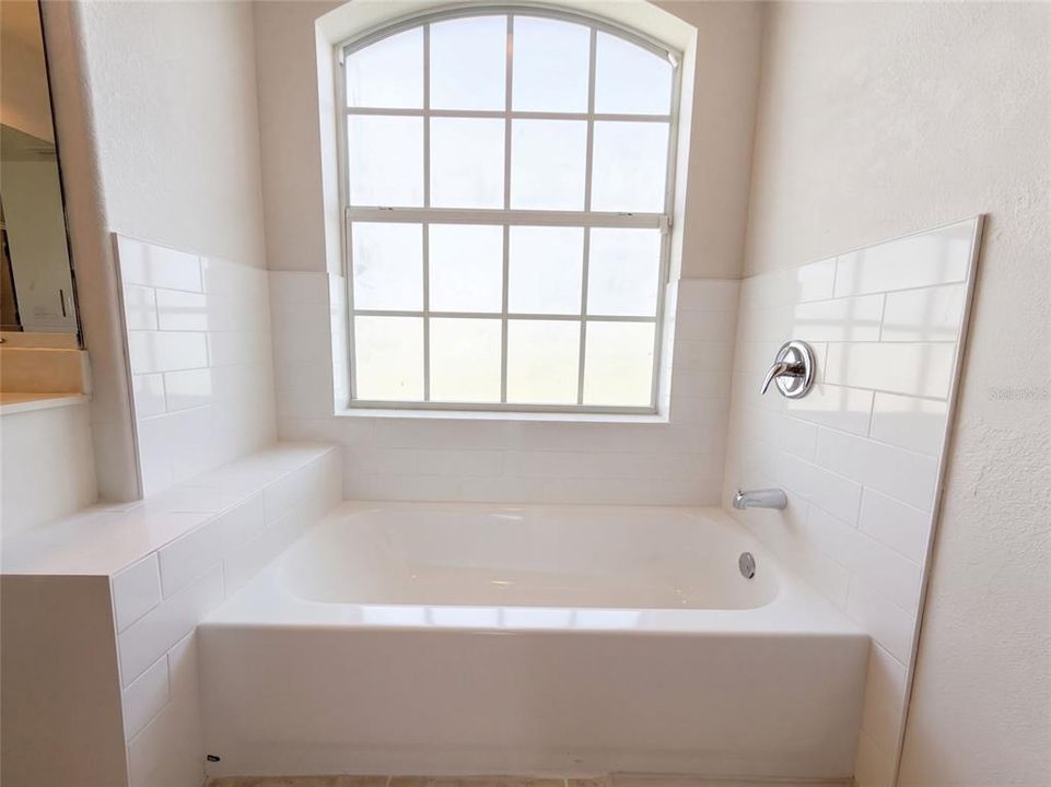 For Sale: $370,000 (3 beds, 2 baths, 2090 Square Feet)