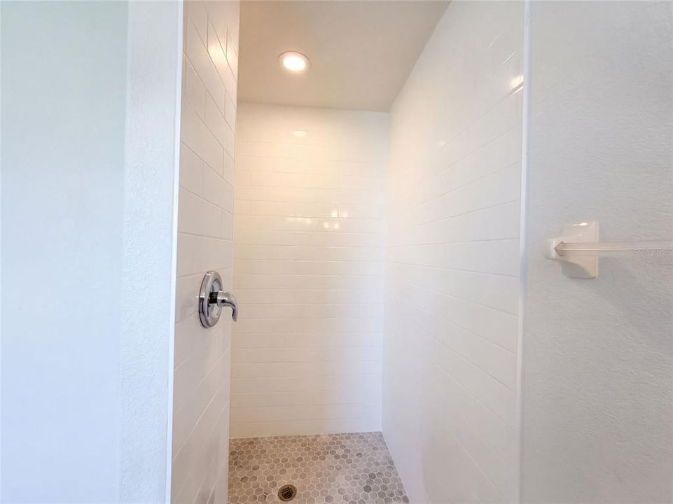 For Sale: $370,000 (3 beds, 2 baths, 2090 Square Feet)