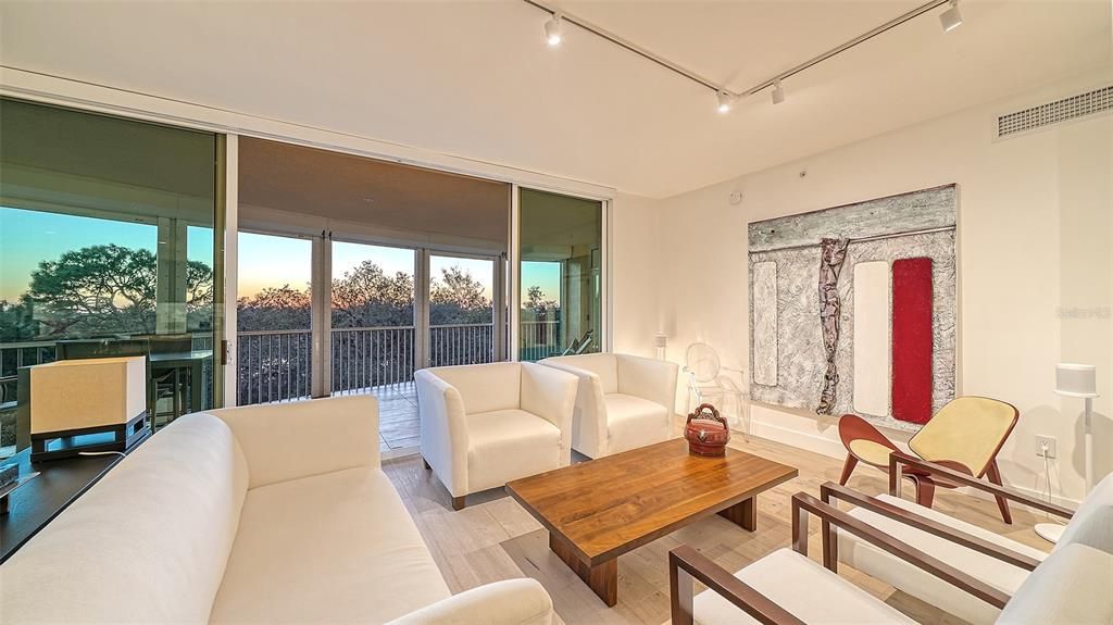En Venta: $1,025,000 (3 camas, 3 baños, 2778 Pies cuadrados)