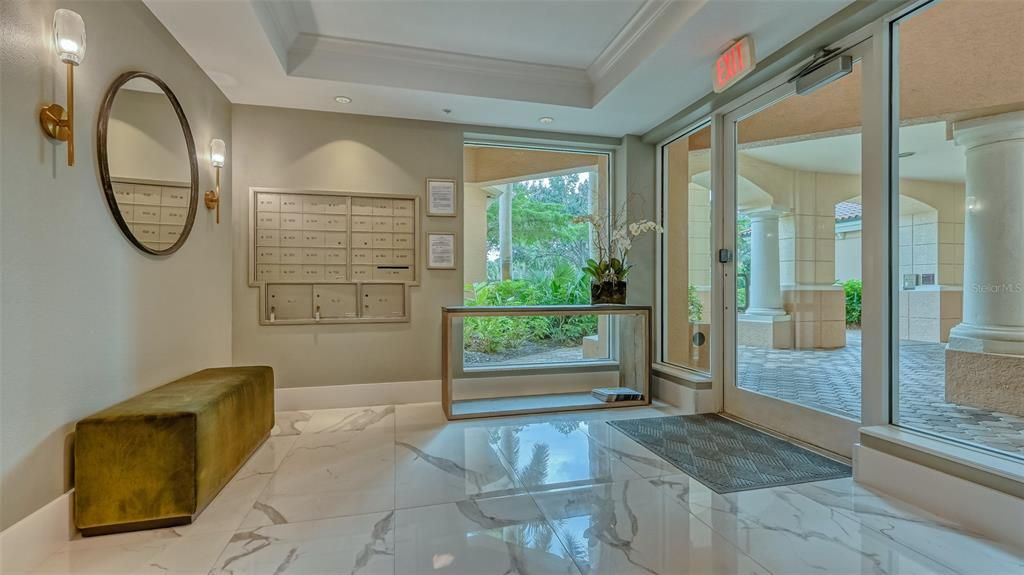 En Venta: $1,025,000 (3 camas, 3 baños, 2778 Pies cuadrados)