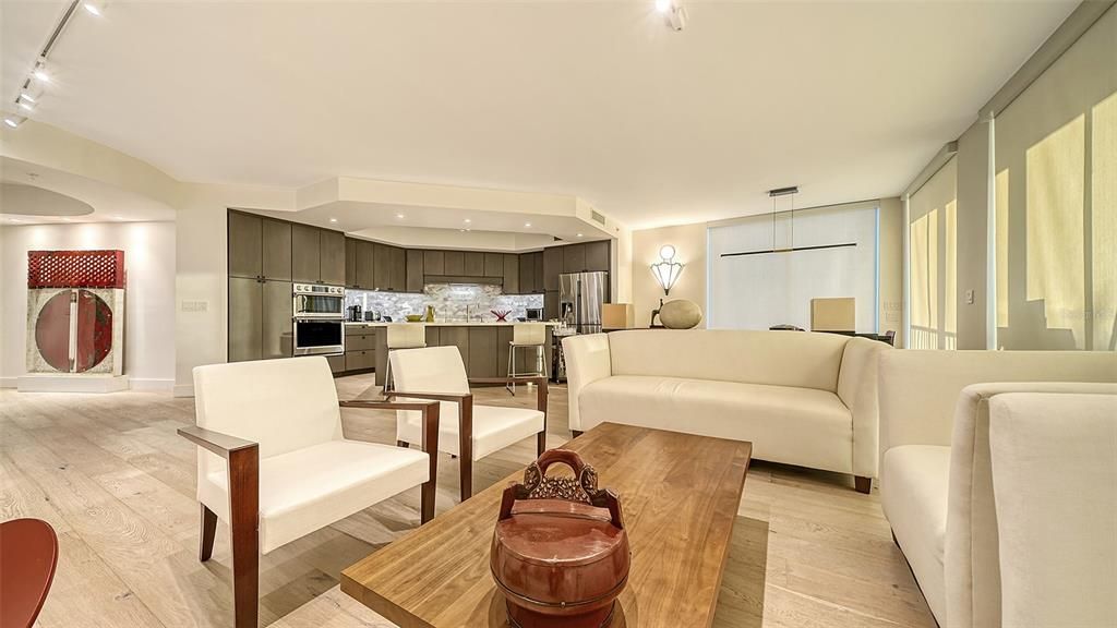 En Venta: $1,025,000 (3 camas, 3 baños, 2778 Pies cuadrados)