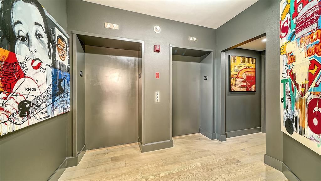 En Venta: $1,025,000 (3 camas, 3 baños, 2778 Pies cuadrados)