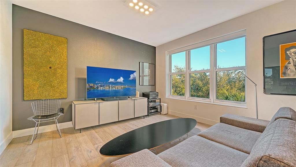 En Venta: $1,025,000 (3 camas, 3 baños, 2778 Pies cuadrados)