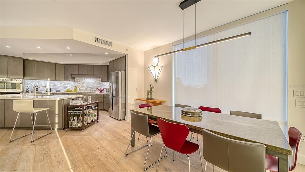 En Venta: $1,025,000 (3 camas, 3 baños, 2778 Pies cuadrados)