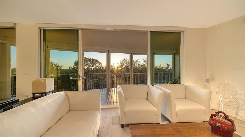 En Venta: $1,025,000 (3 camas, 3 baños, 2778 Pies cuadrados)