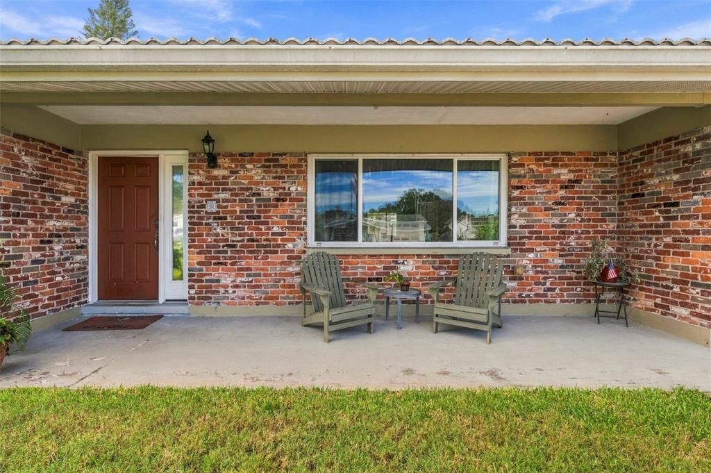 For Sale: $500,000 (3 beds, 2 baths, 1827 Square Feet)