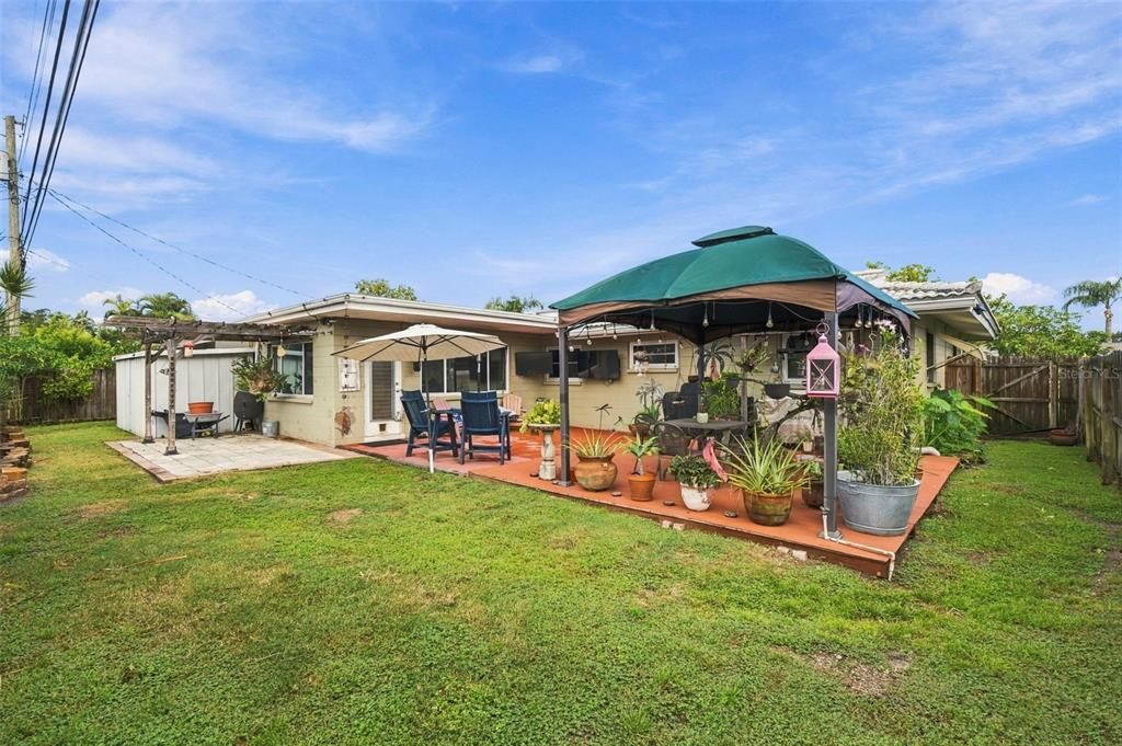 For Sale: $500,000 (3 beds, 2 baths, 1827 Square Feet)