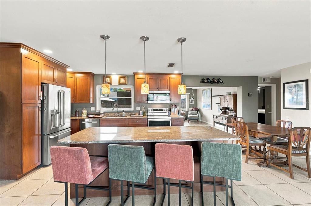 For Sale: $500,000 (3 beds, 2 baths, 1827 Square Feet)