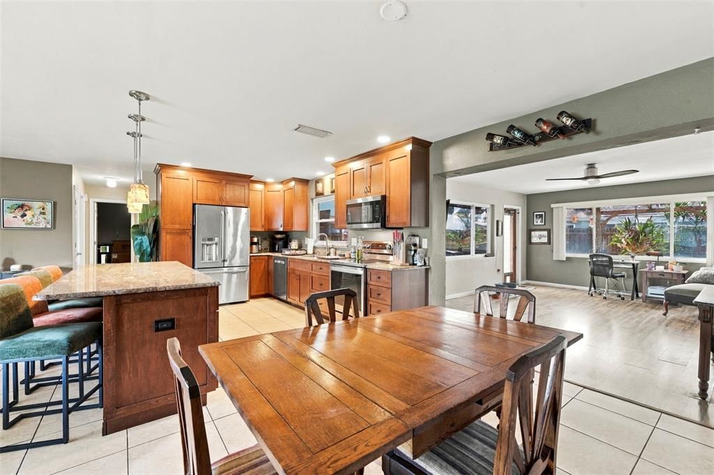 For Sale: $500,000 (3 beds, 2 baths, 1827 Square Feet)
