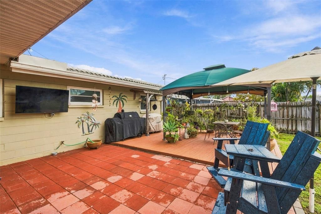 For Sale: $500,000 (3 beds, 2 baths, 1827 Square Feet)