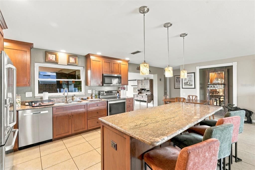 For Sale: $500,000 (3 beds, 2 baths, 1827 Square Feet)